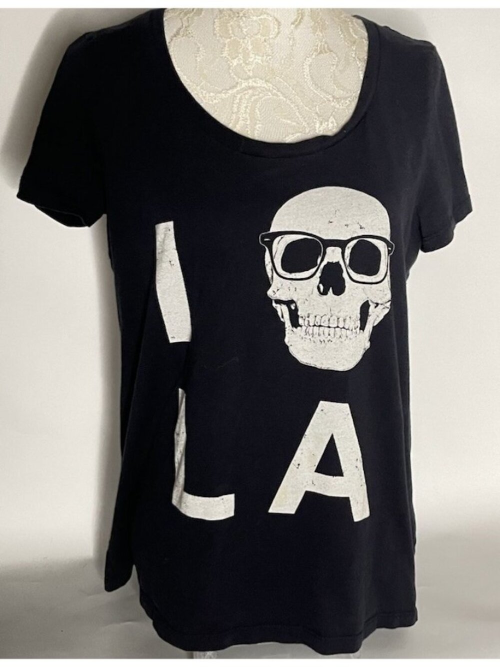 Torrid Size 1 1X Black Skull Sunglasses LA Graphic T Shirt Scoop Neck Cotton XXL
